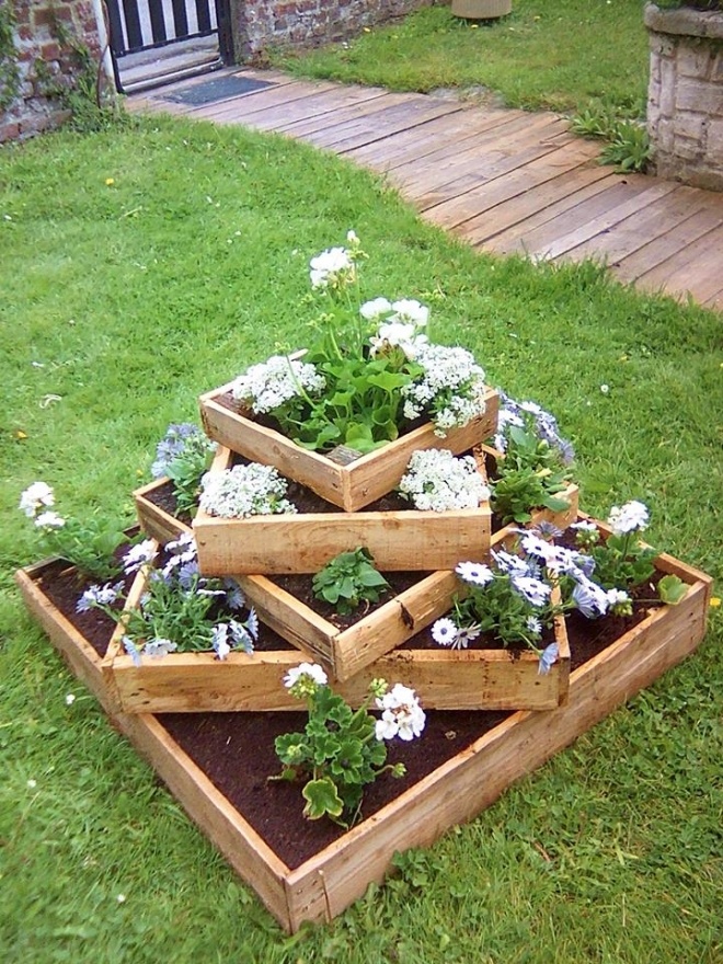 19 Inspiring DIY Pallet Planter Ideas | Homelovr