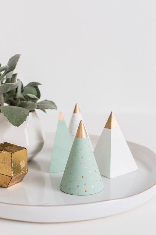 DIY Mini Wooden Christmas Trees