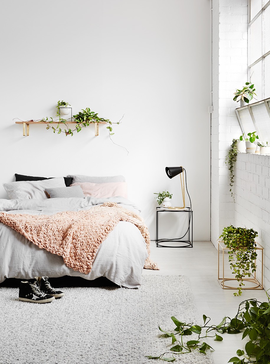 40 Minimalist Bedroom Ideas Less is More Homelovr