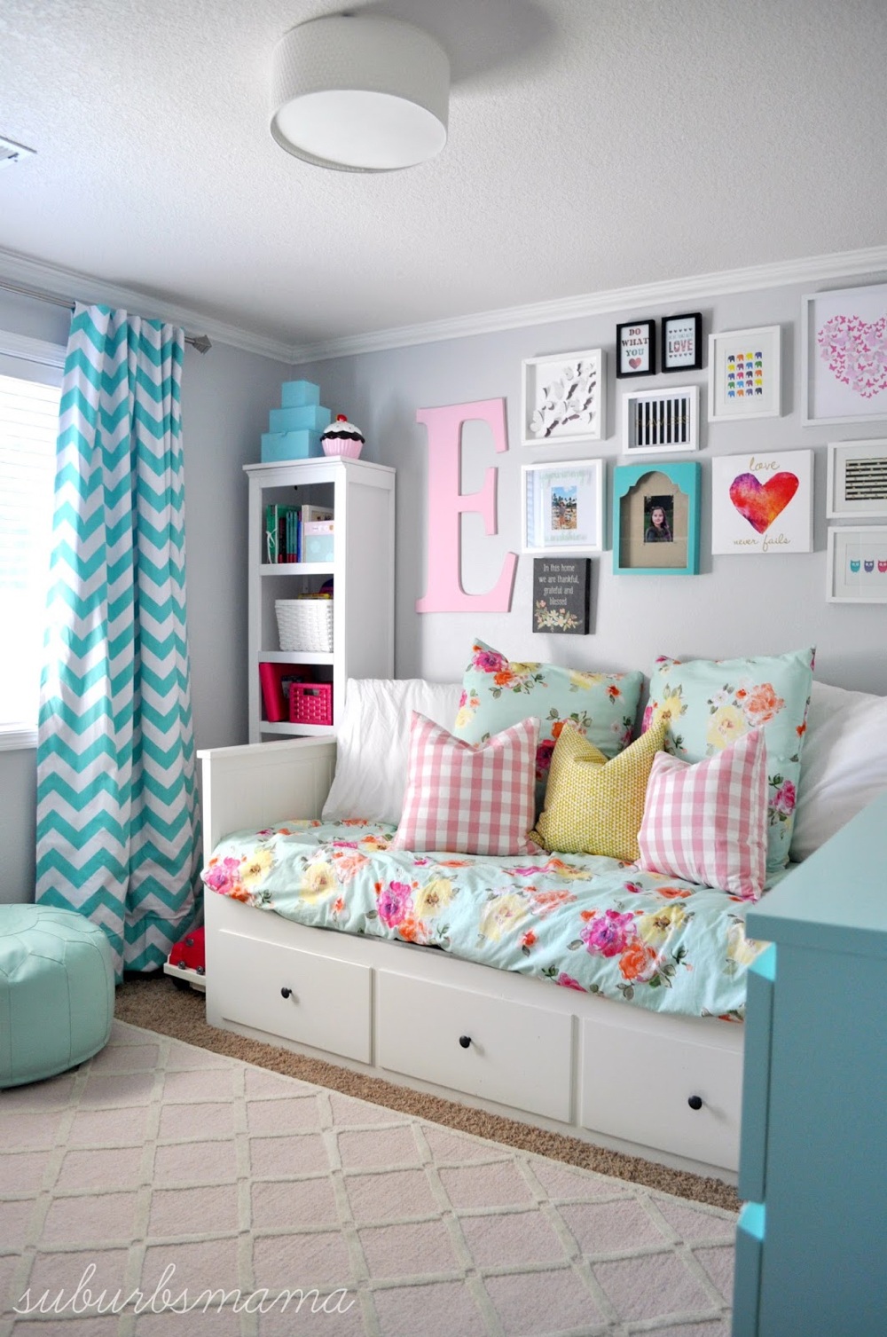 Teen Girl's Room Reading Nook