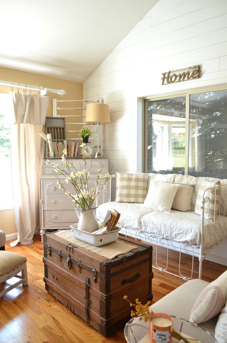 27 Rustic Farmhouse Living Room Decor Ideas for Your Home | Homelovr