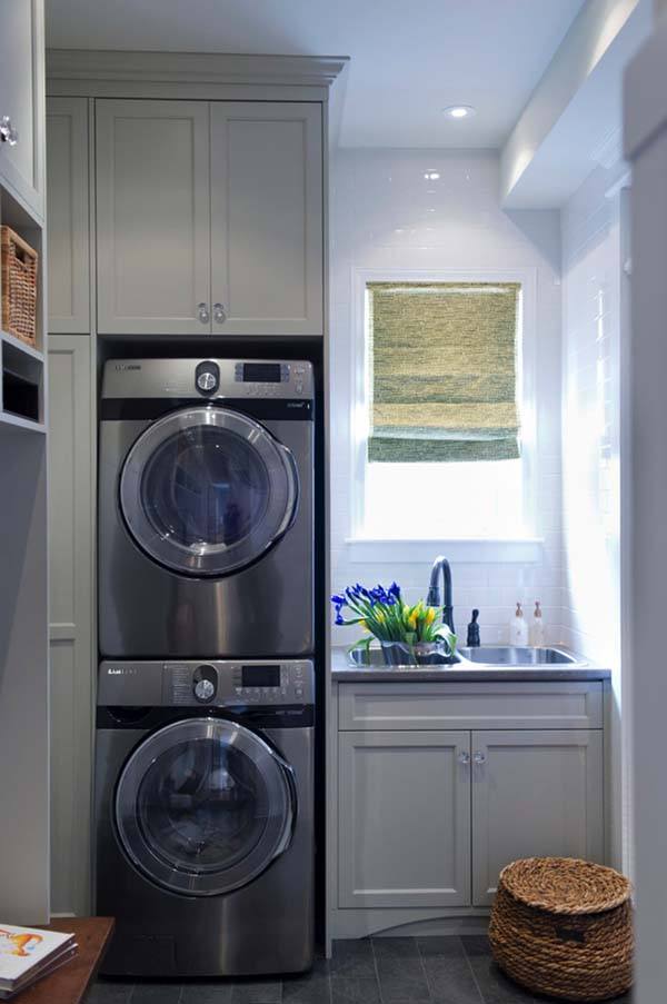 Small Functional Laundry Room
