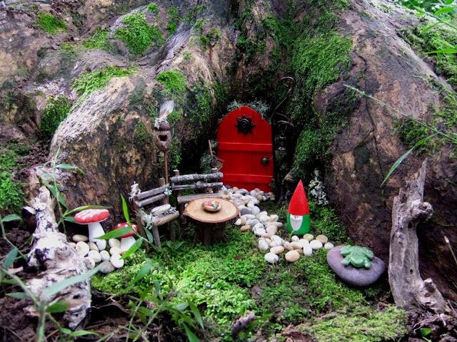 Tree House Fairy Garden Idea