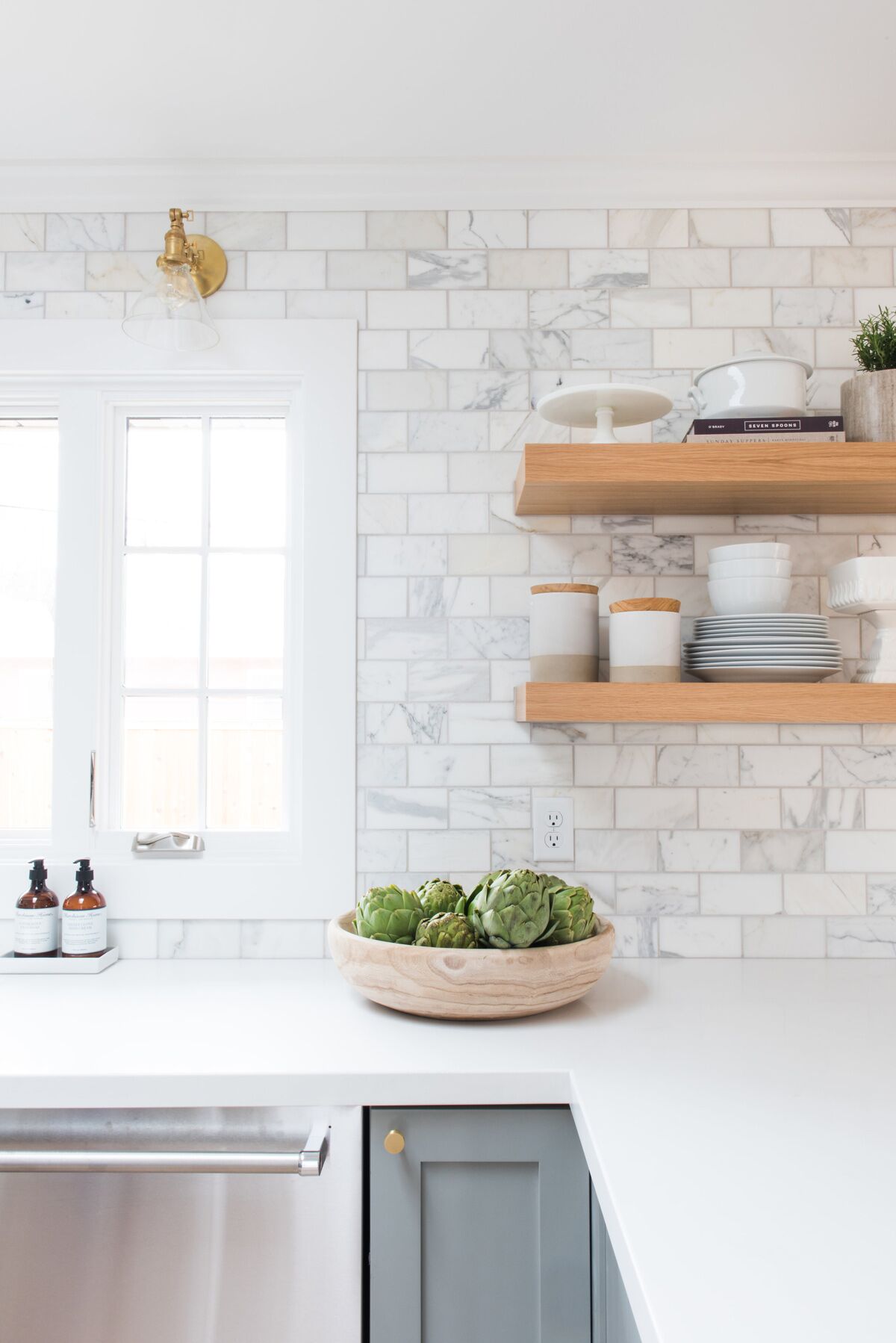 Simple Marble Subway Tile Backsplash