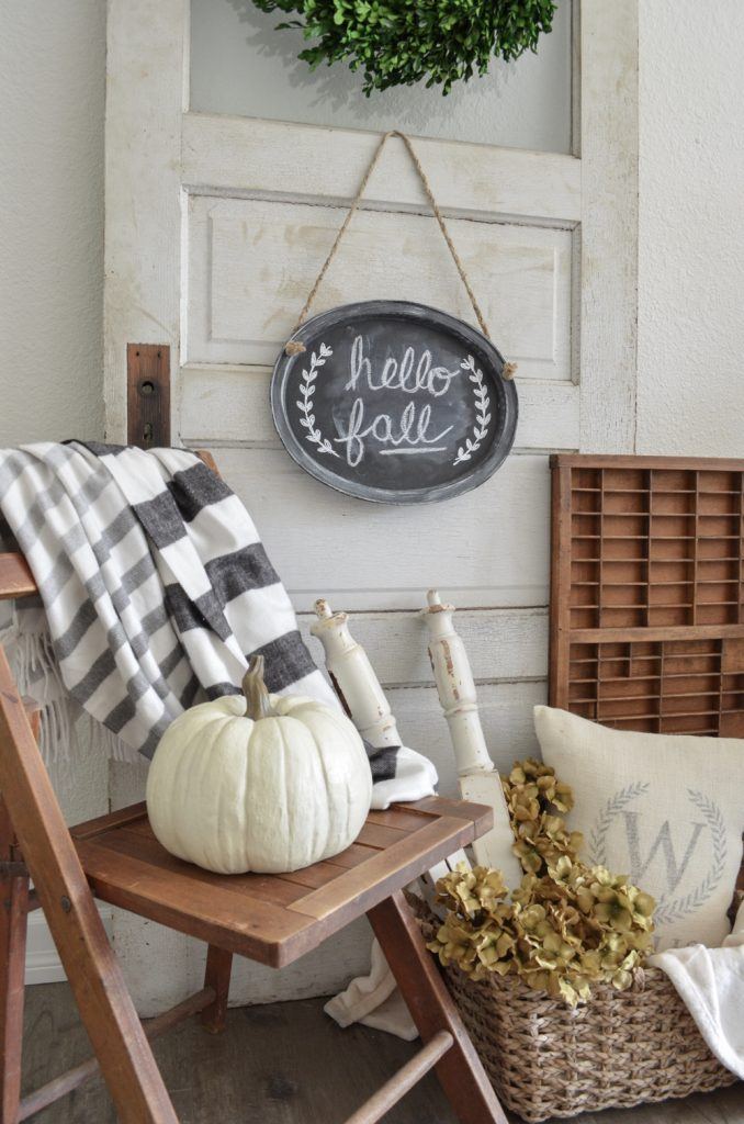 27 Cozy Farmhouse Style Fall Decor Ideas Homelovr
