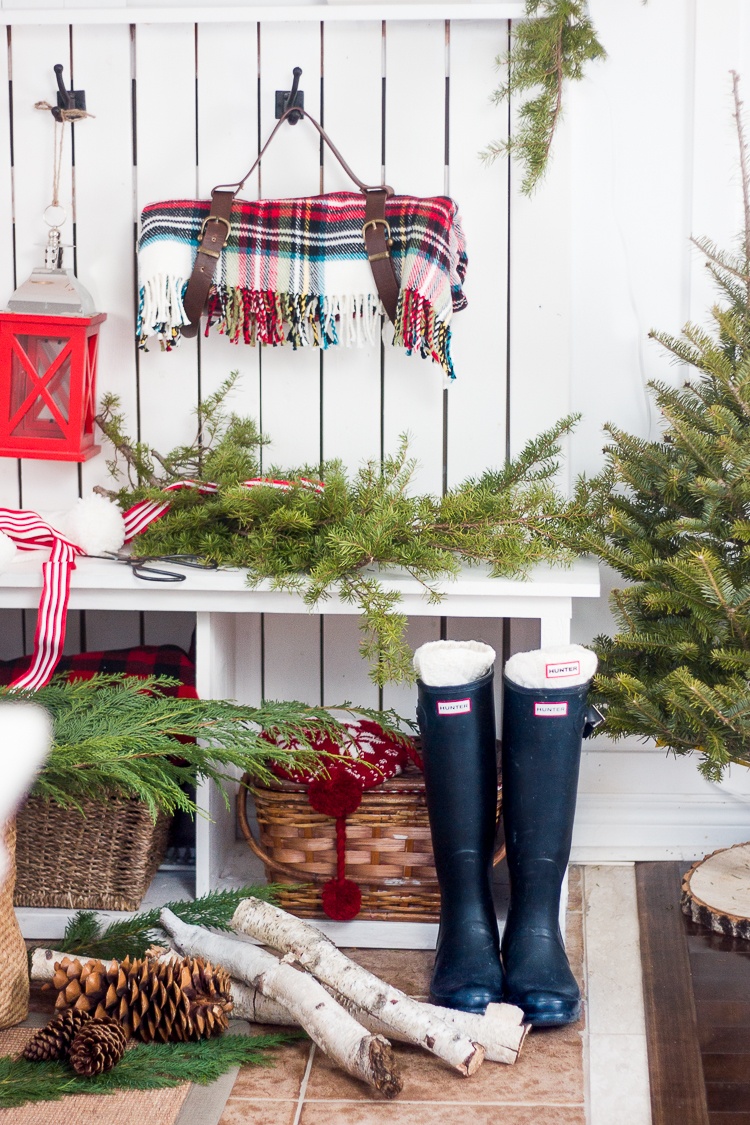 40 Farmhouse Christmas  Decor  Ideas  Homelovr