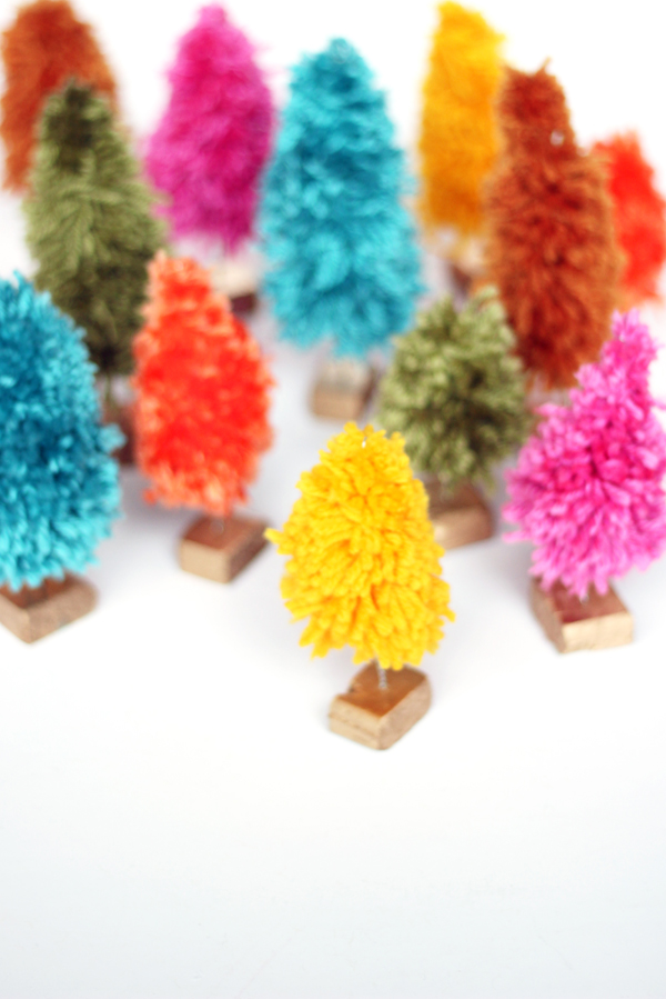 DIY Yarn Mini Christmas Trees