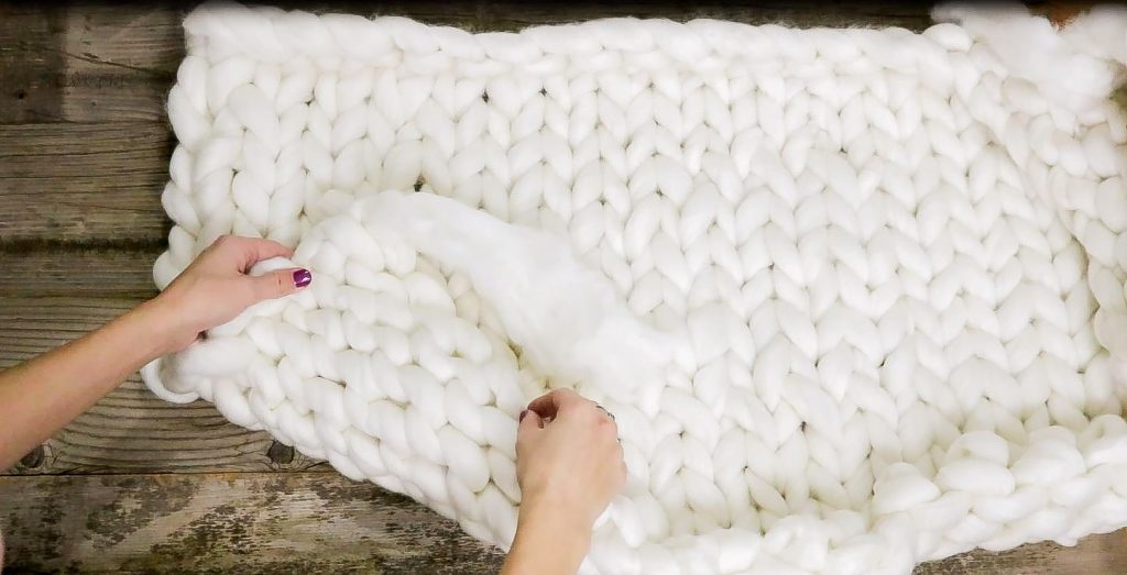 DIY Chunky Knit Blanket