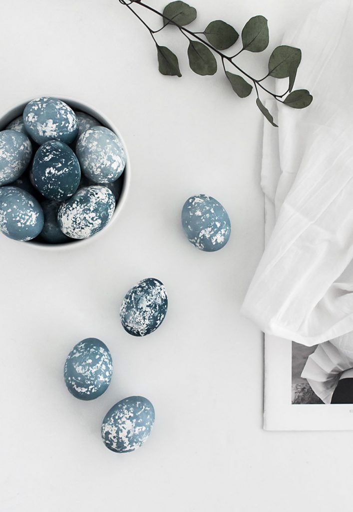 DIY Naturally Dyed Speckled Easter Eggs