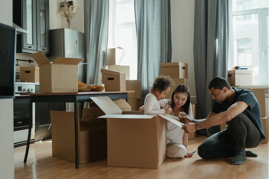 Family packing up things.