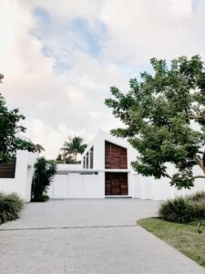 How to Incorporate Rustic Decor into a Modern Home
